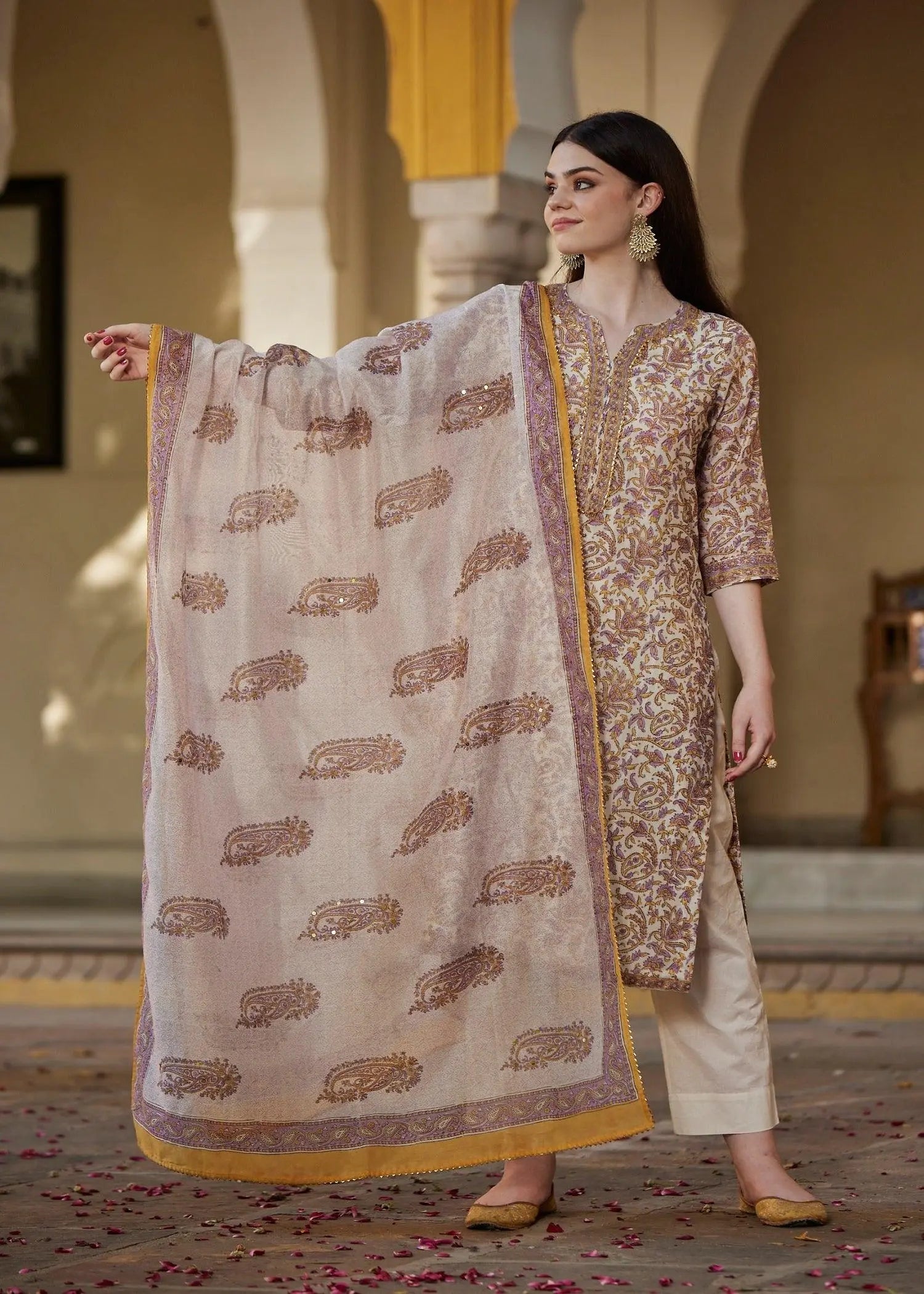 Natural Lilac Chanderi Dupatta | Graceful Ethnic Accessory | Ratan Jai…