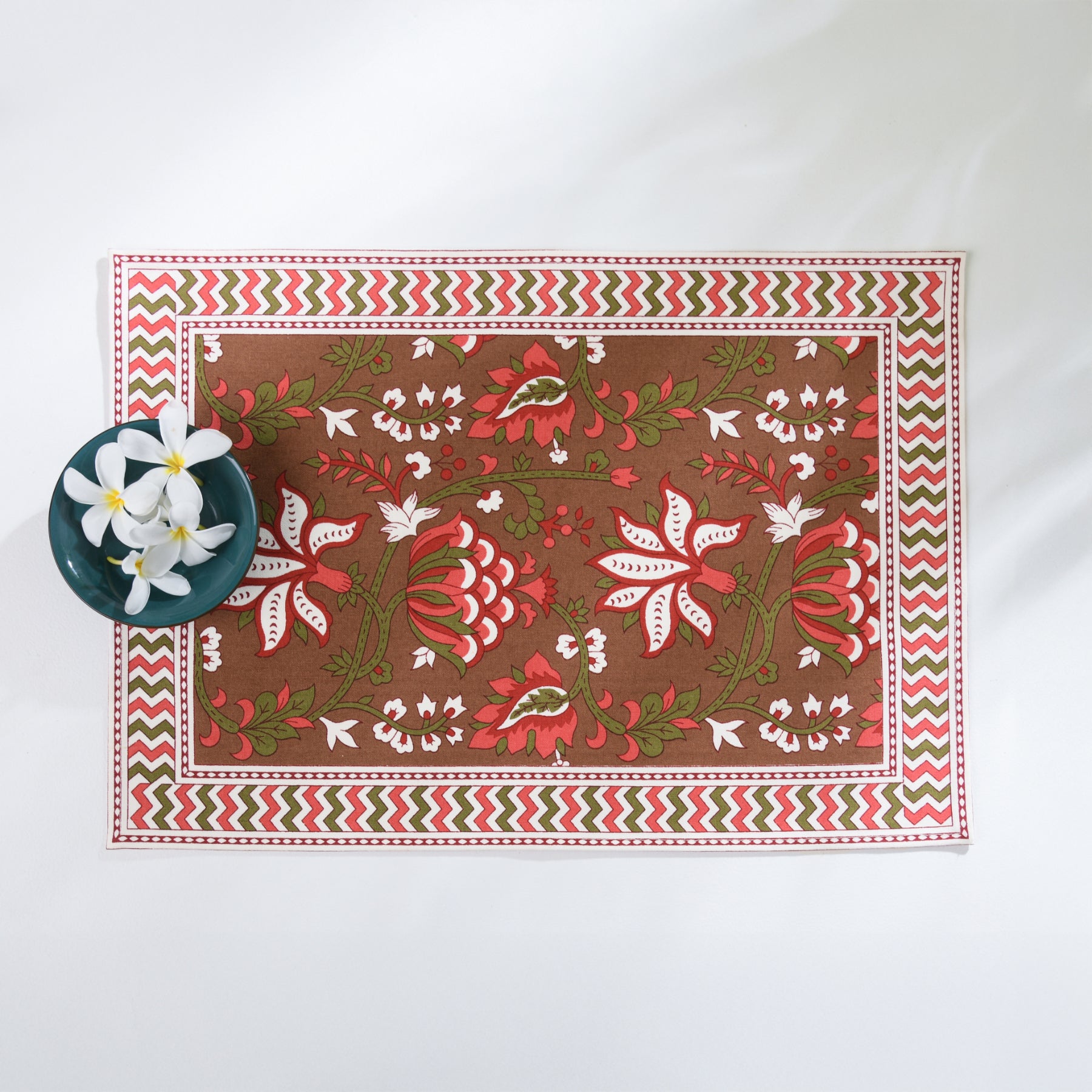 Red-Green Table Mat Set of 6 Ratan Texprocess Pvt. Ltd