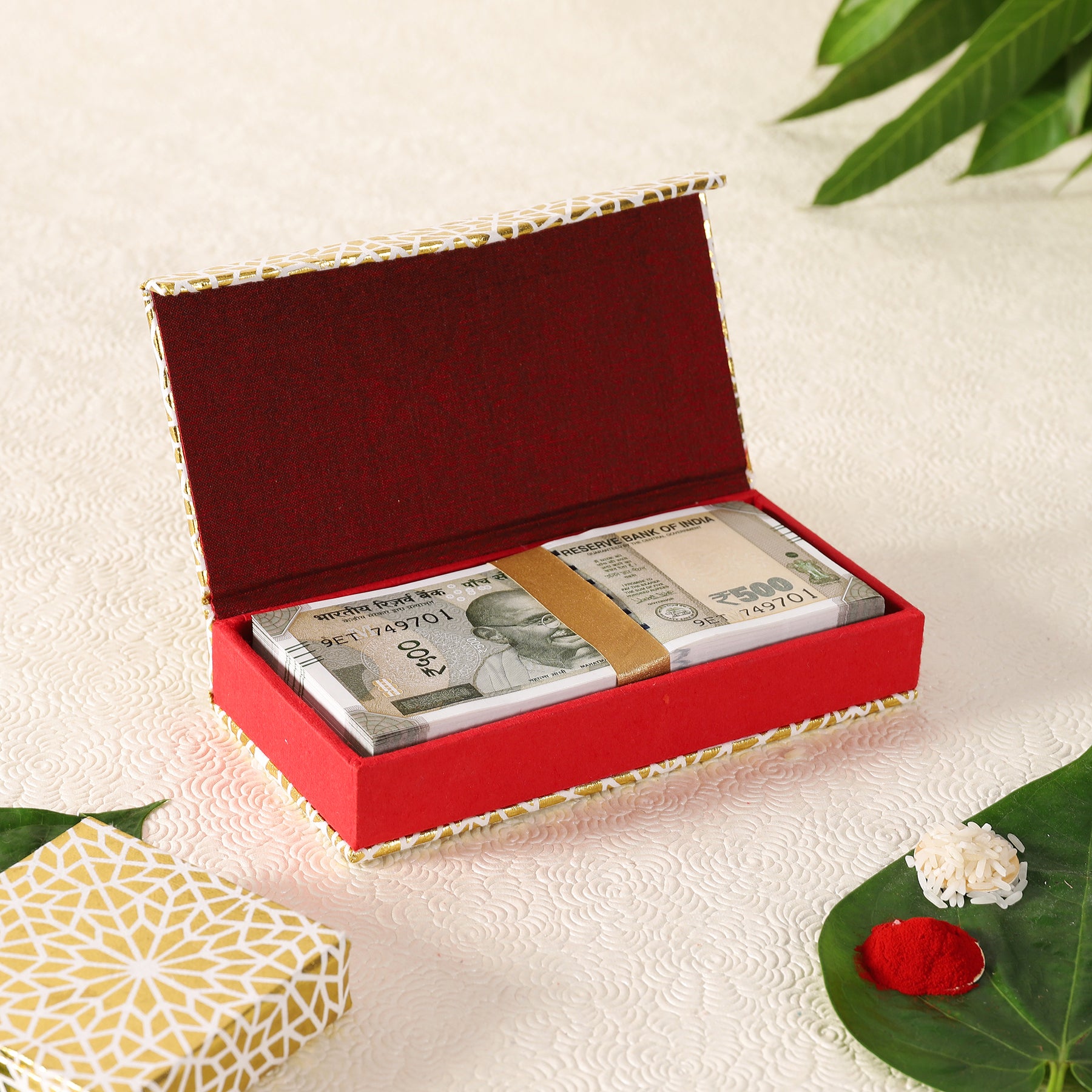 Mosaic Off White & Gold Cash Box