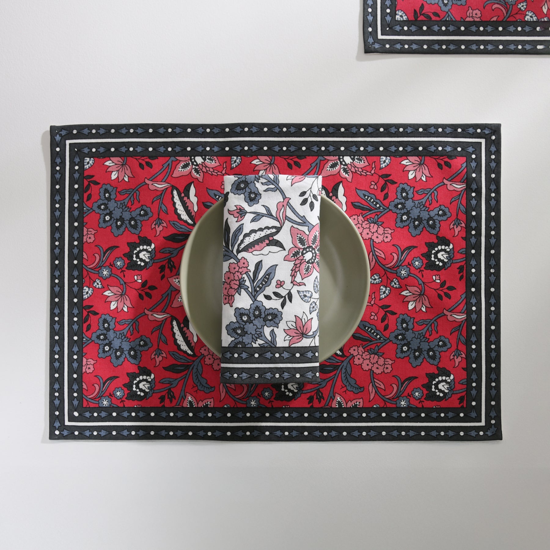 Red-Grey Table Mat Set of 6 Ratan Texprocess Pvt. Ltd