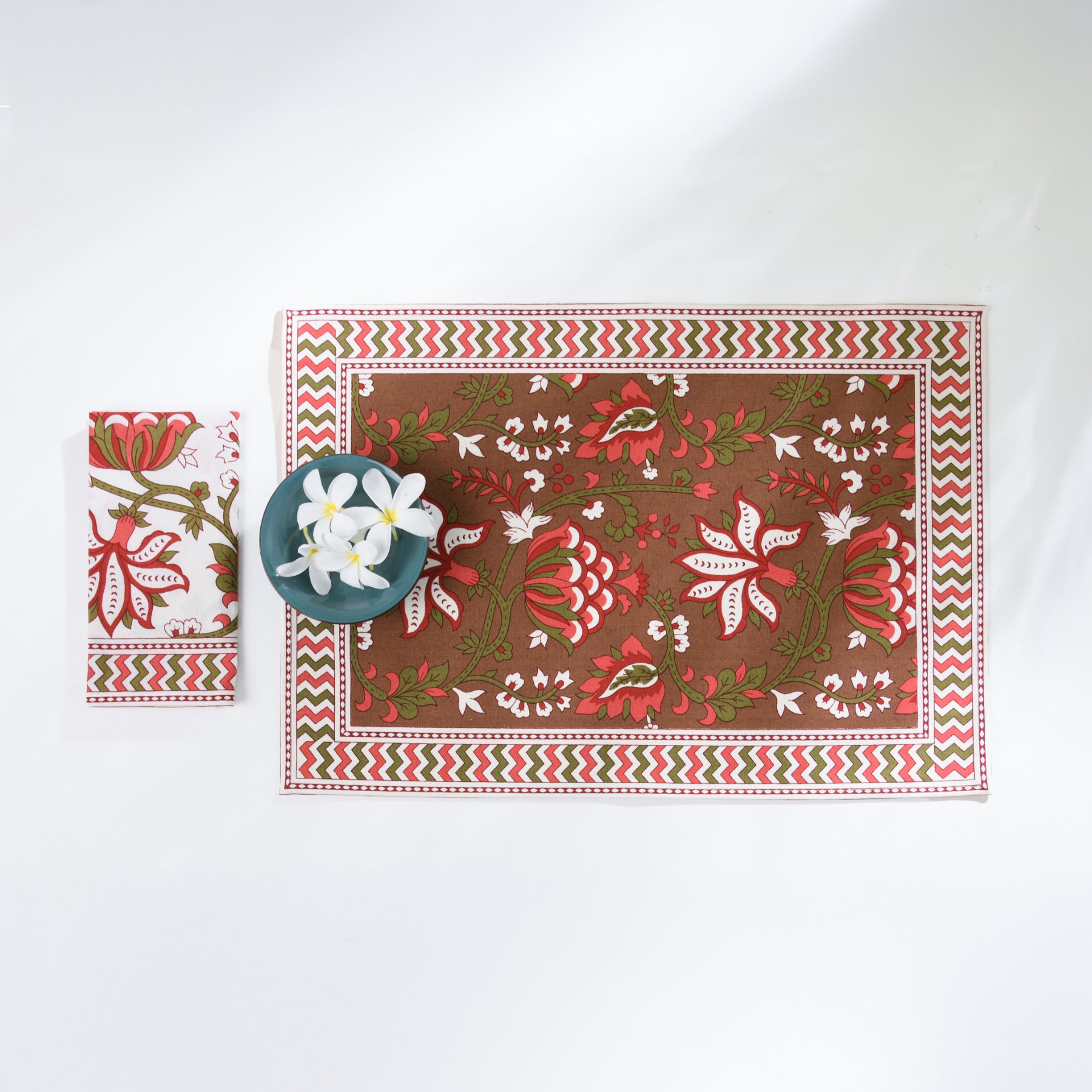 Red-Green Table Mat Set of 6 Ratan Texprocess Pvt. Ltd