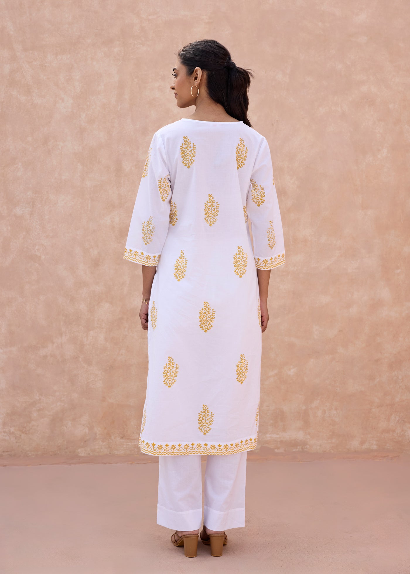 V-Neck Kurta - White/Yellow