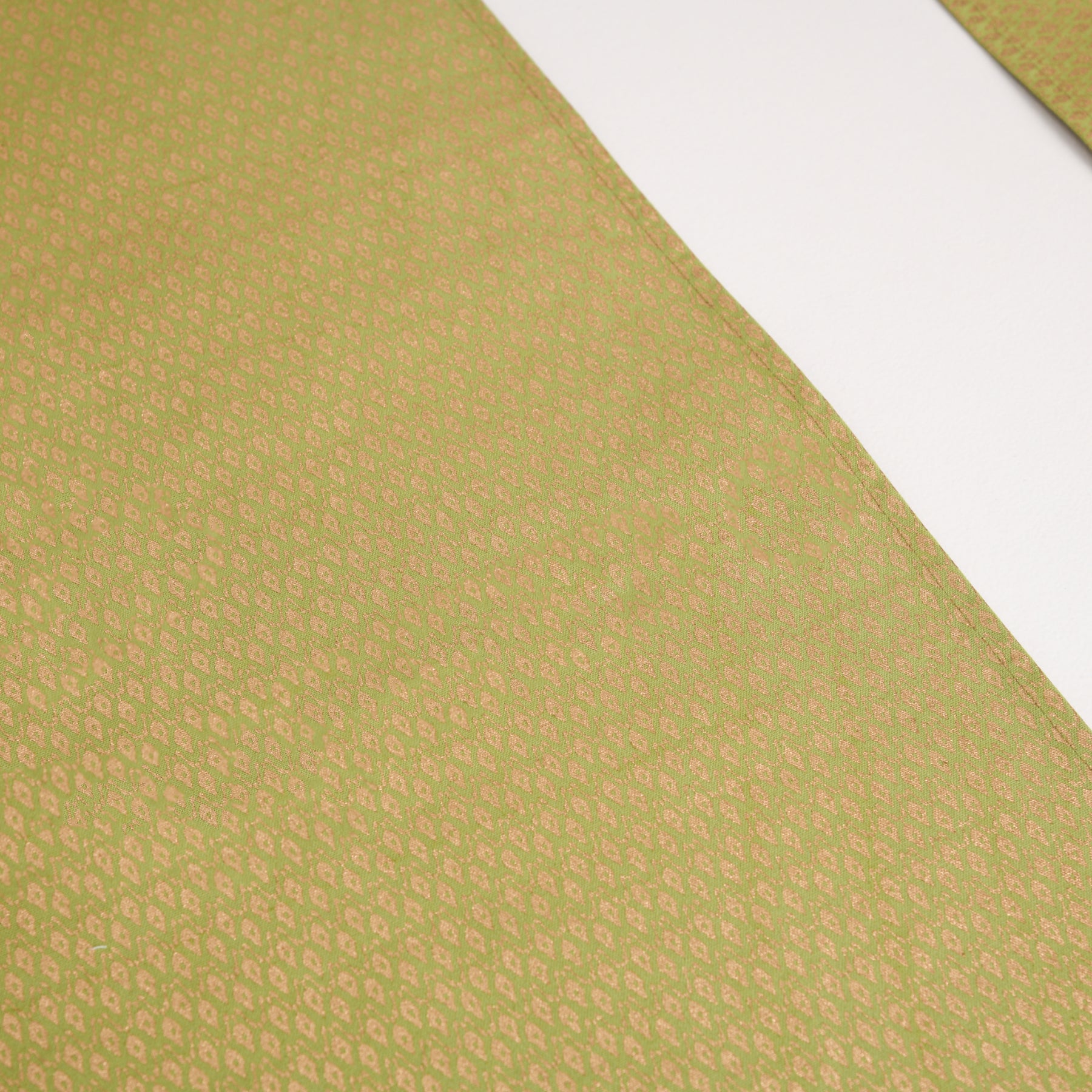 Chevron Leaf Green-Gold Runner Ratan Texprocess Pvt. Ltd