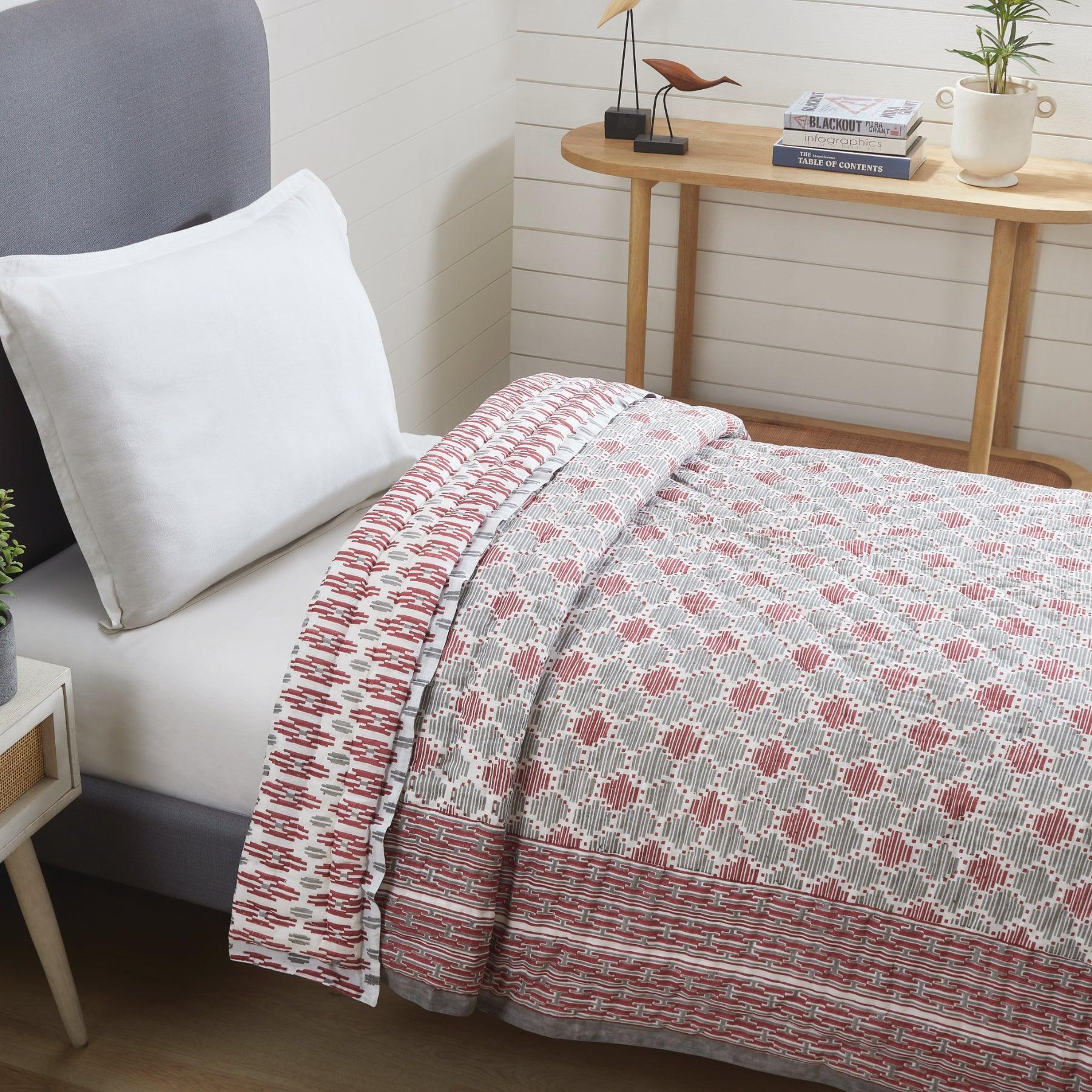 Geometric Quint Red & Grey Medium Hand Block Print Extra Cotton Filling Quilt Ratan Texprocess Pvt. Ltd