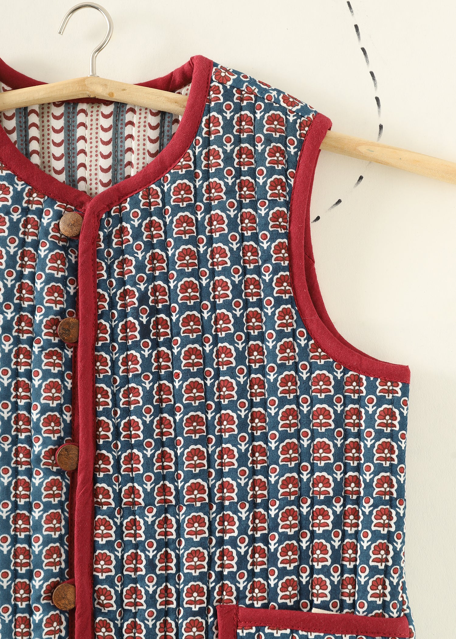 Blue-Red Zinnia Quilted Cotton Reversible Bundi Jacket Unisex (1-7 Years) Ratan Texprocess Pvt. Ltd