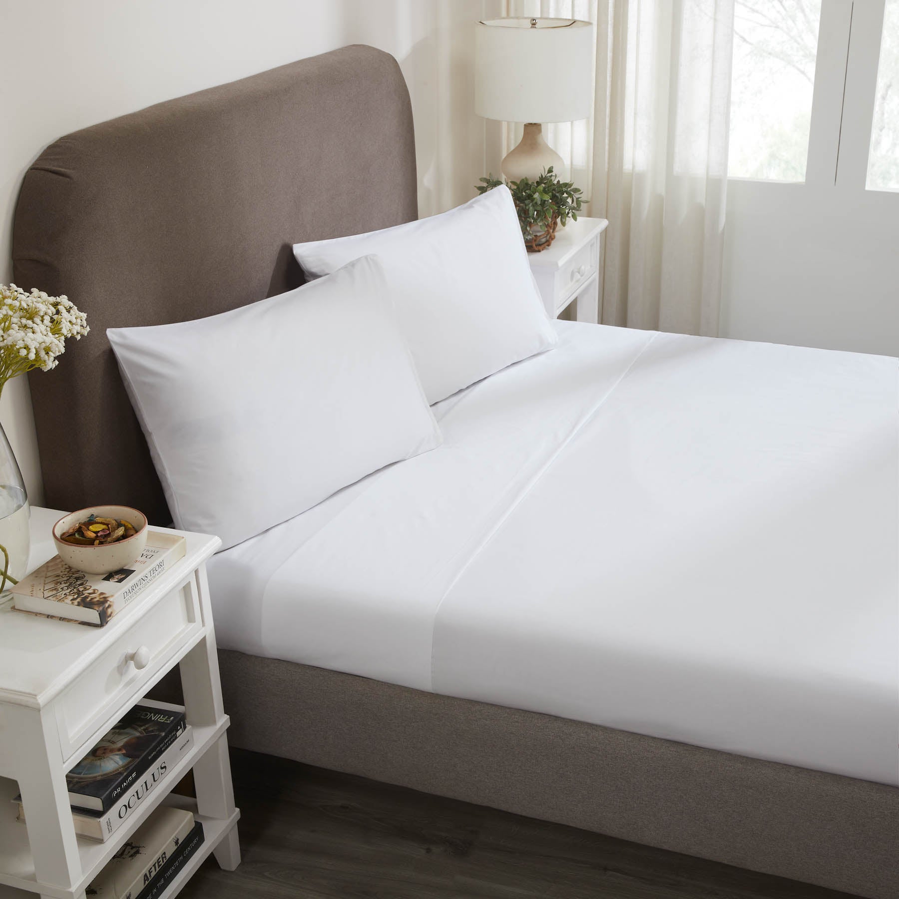 White Cotton Bedsheet Set