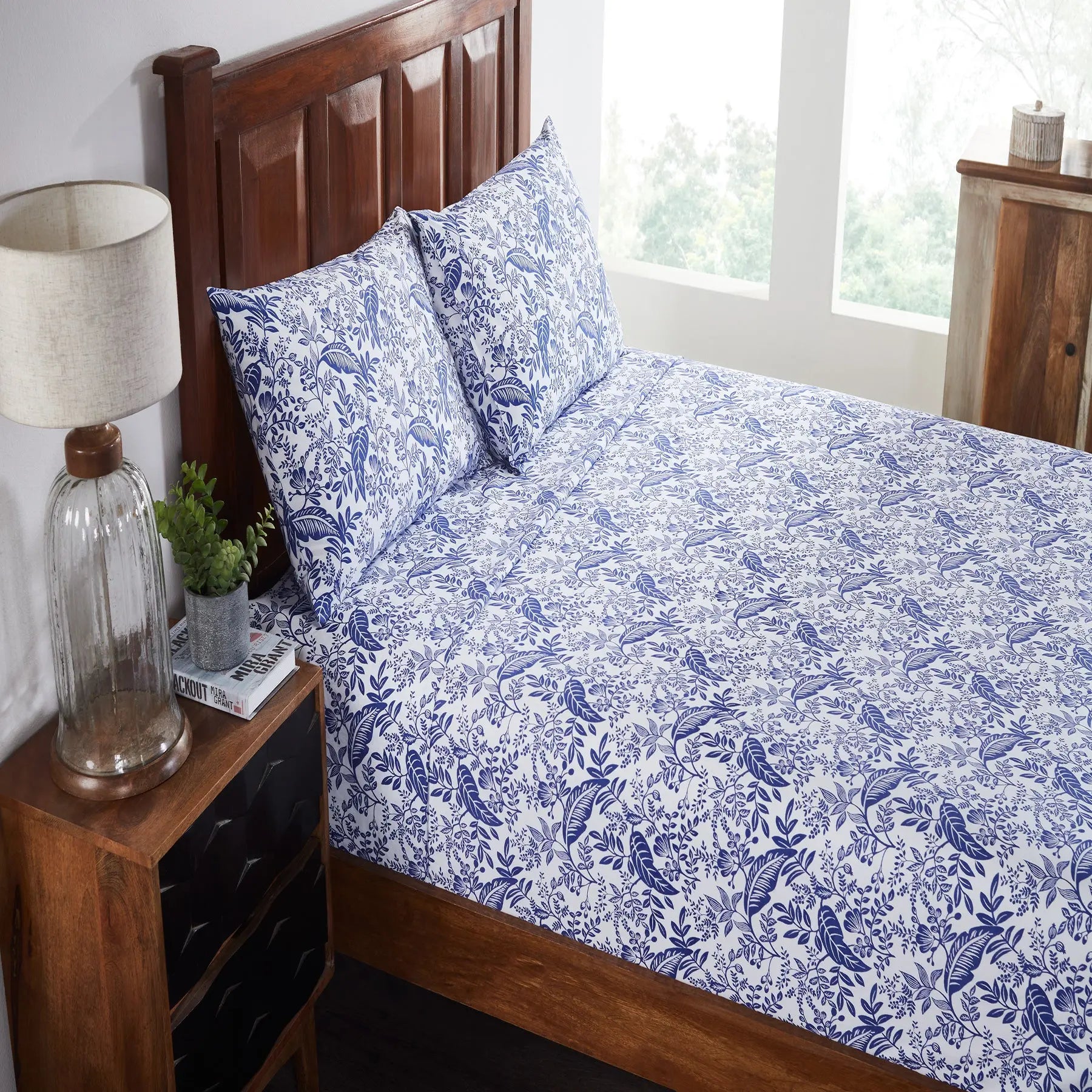 Havana Blue Hand Screen Print Cotton Bedsheet with Pillow Covers