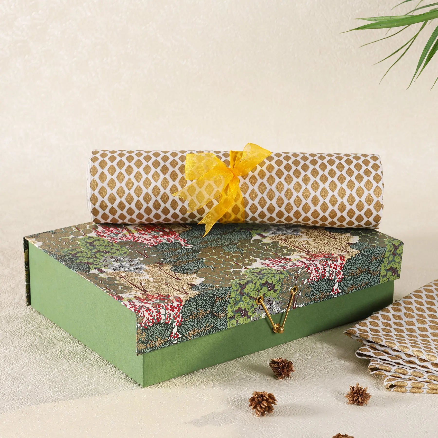 Emerald Green Table Runner Gift Set