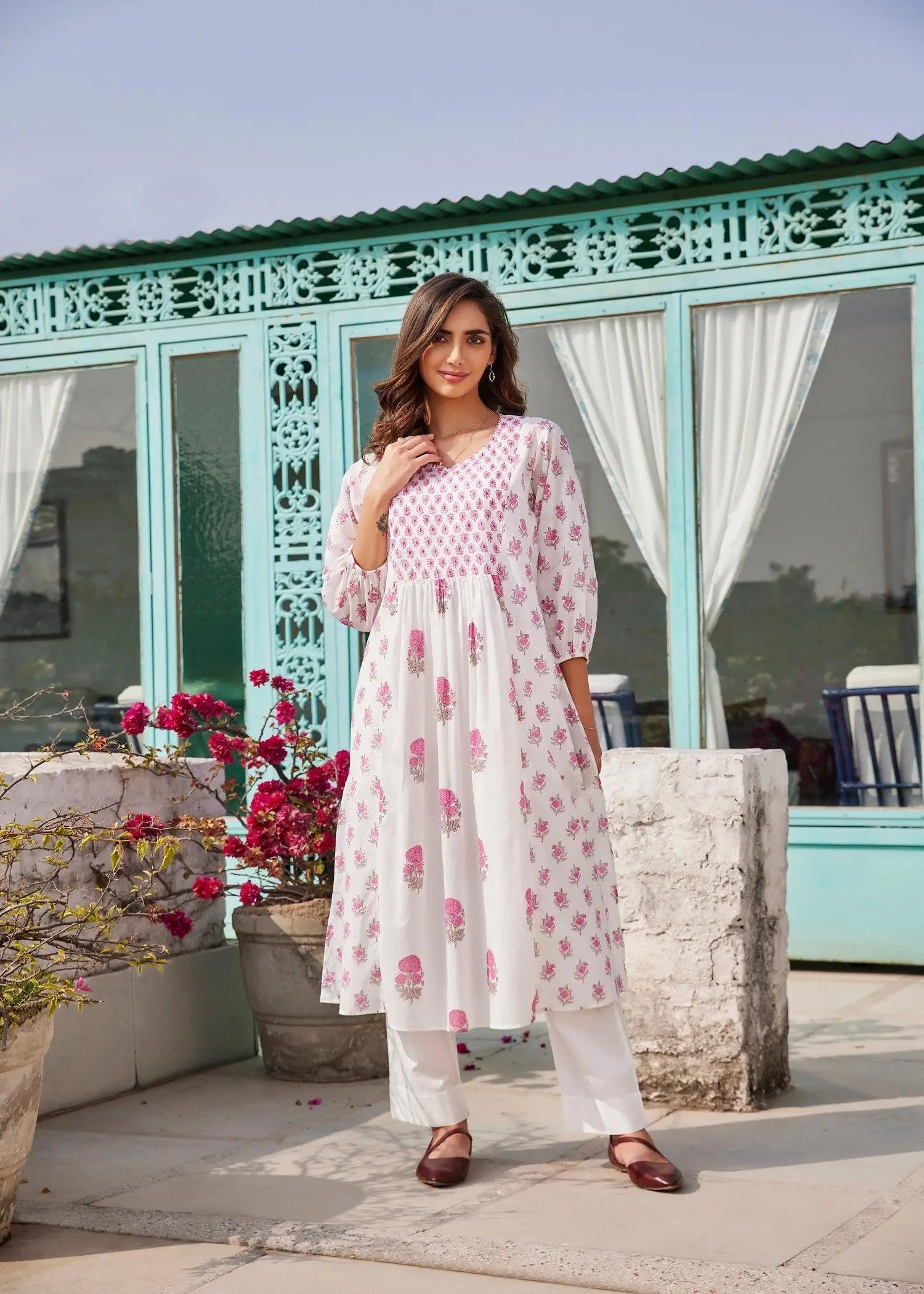 Kajri White/Pink Loose Fit Kurta