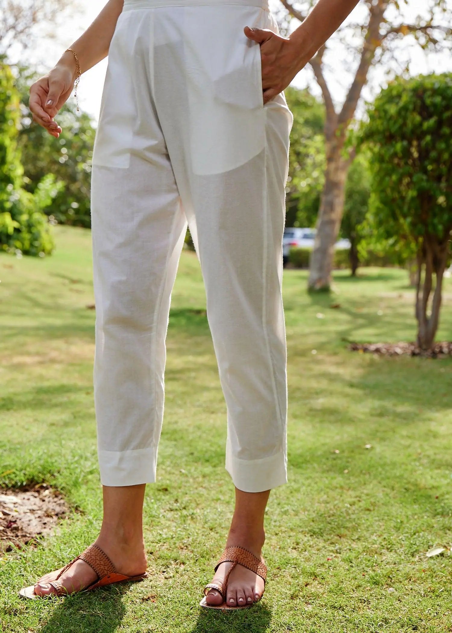 White Color Regular Cotton Tapered Pant