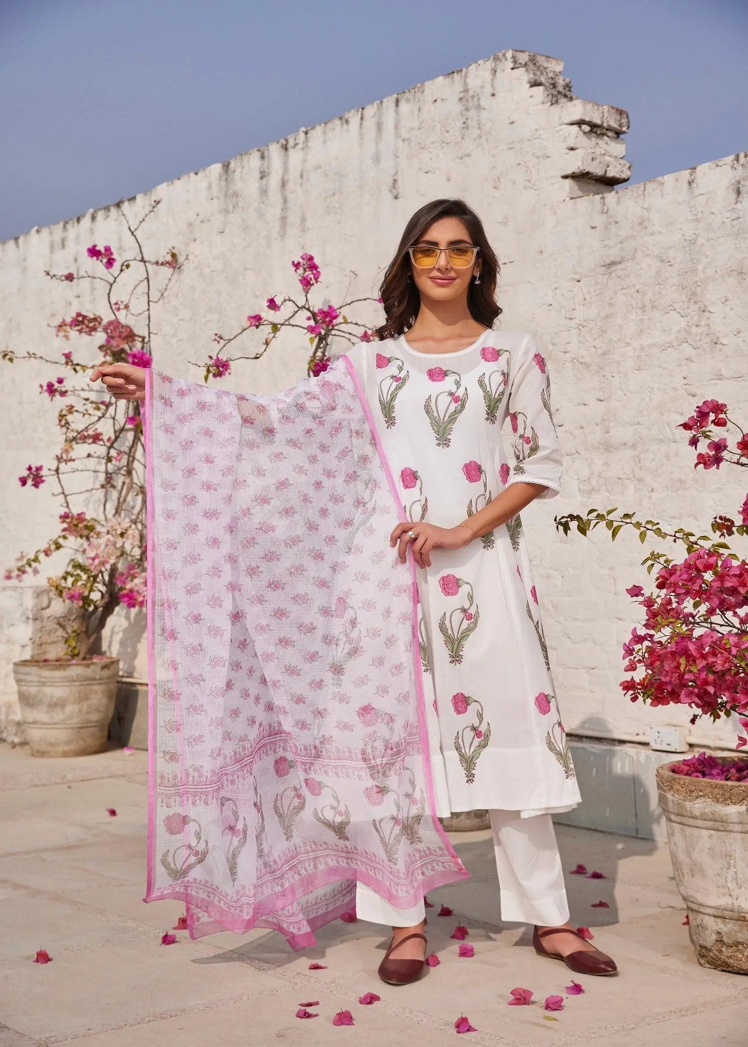 White/Pink Kota Doria Dupatta