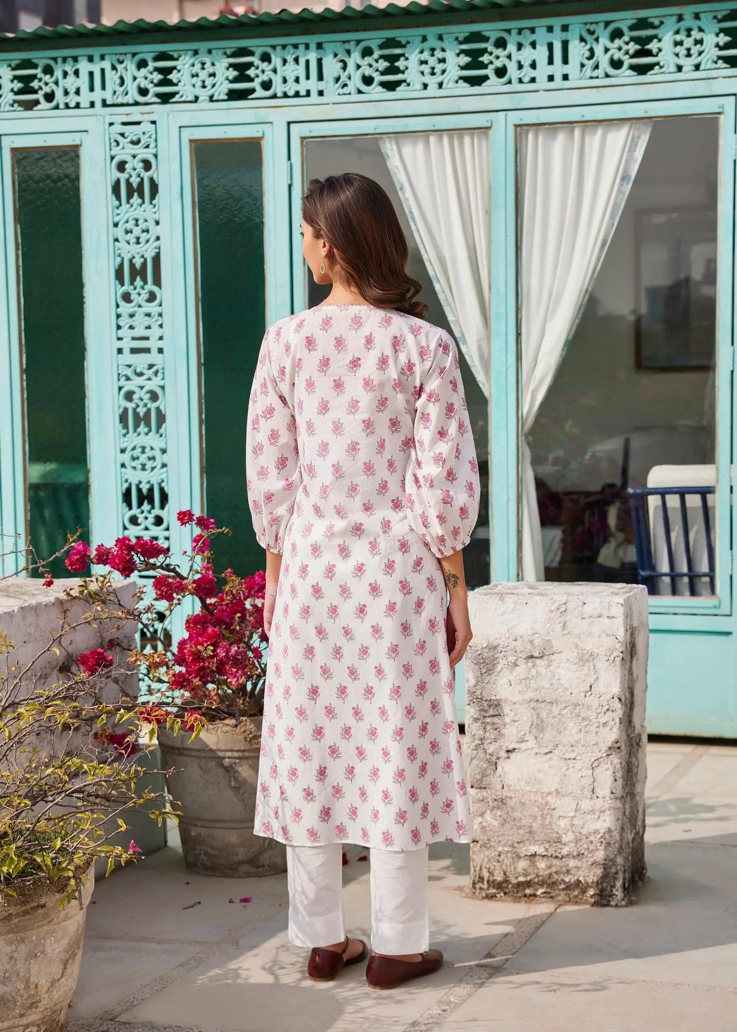 Kajri White/Pink Loose Fit Kurta