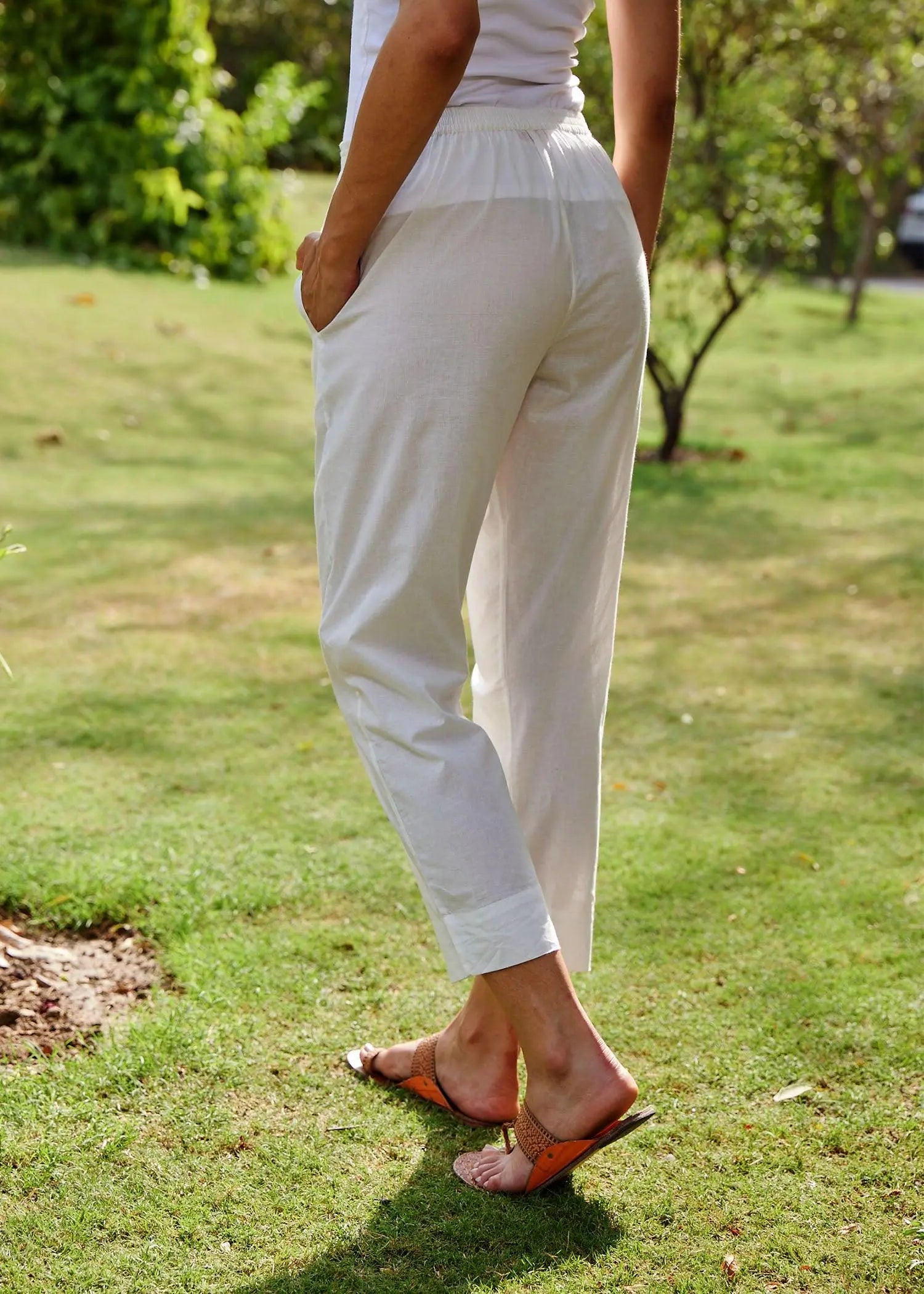 White Color Regular Cotton Tapered Pant