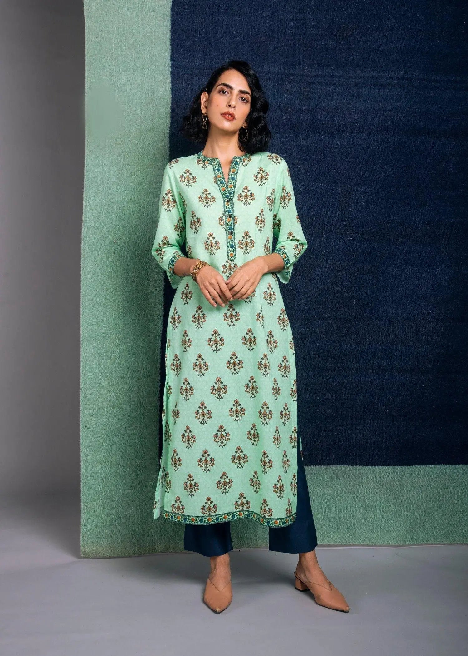 Smriti Green Straight Calf Length Cotton Kurta