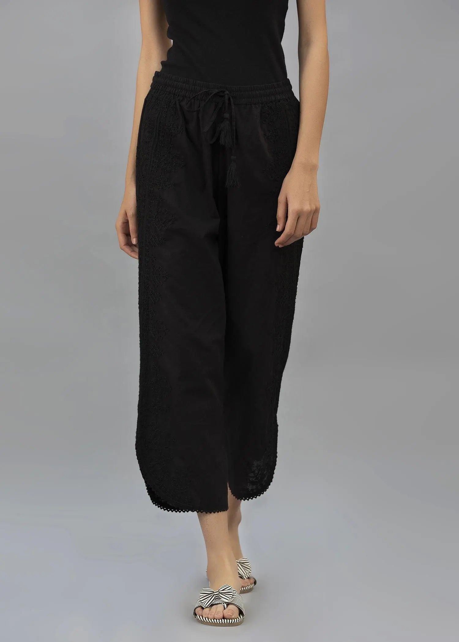 Black Color Cotton Round Hem Pant