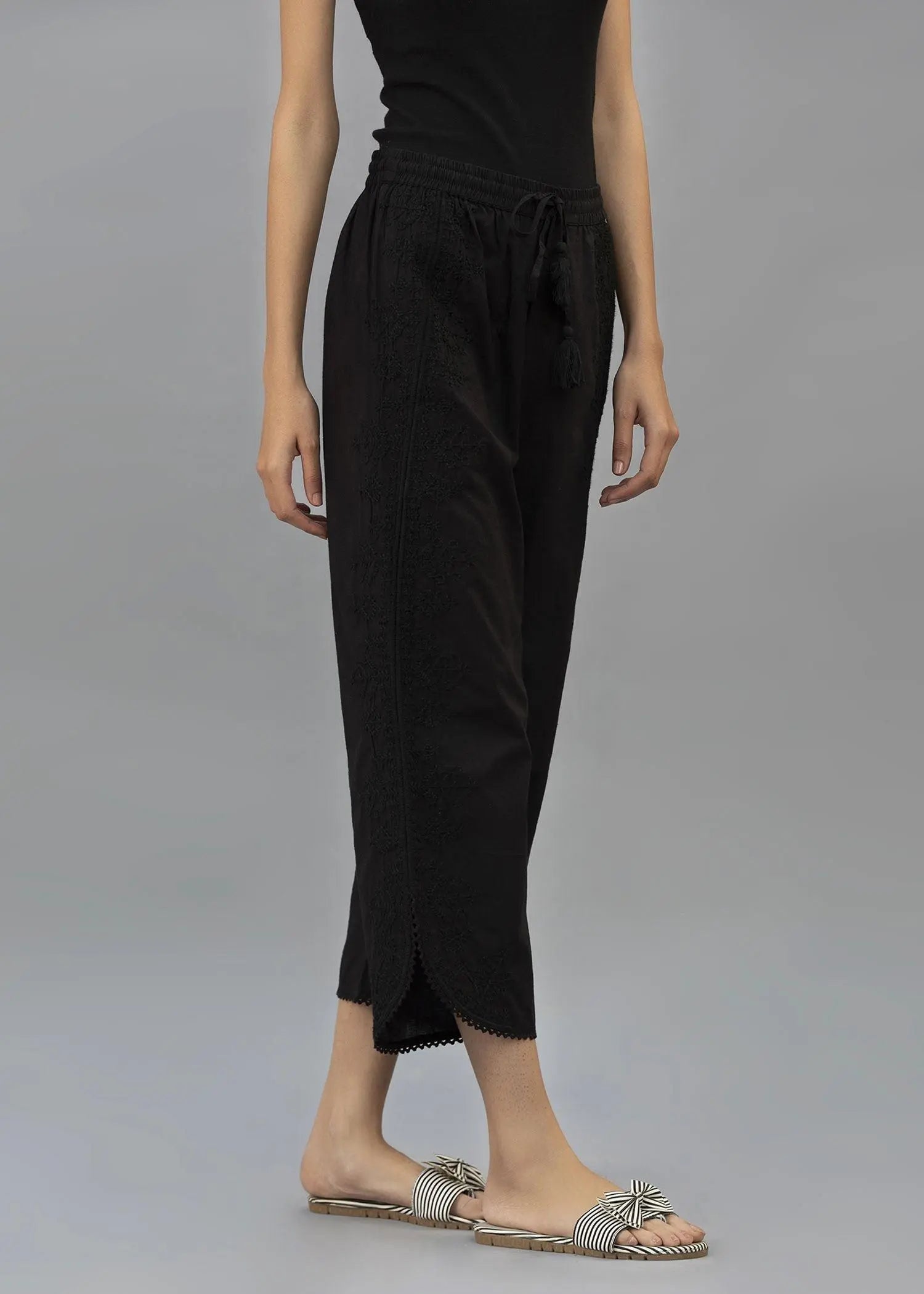 Black Color Cotton Round Hem Pant