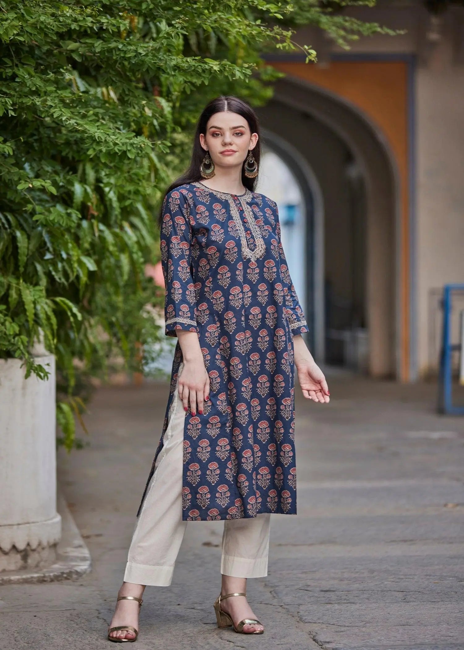 Chikenkari Indigo Blue Kurta