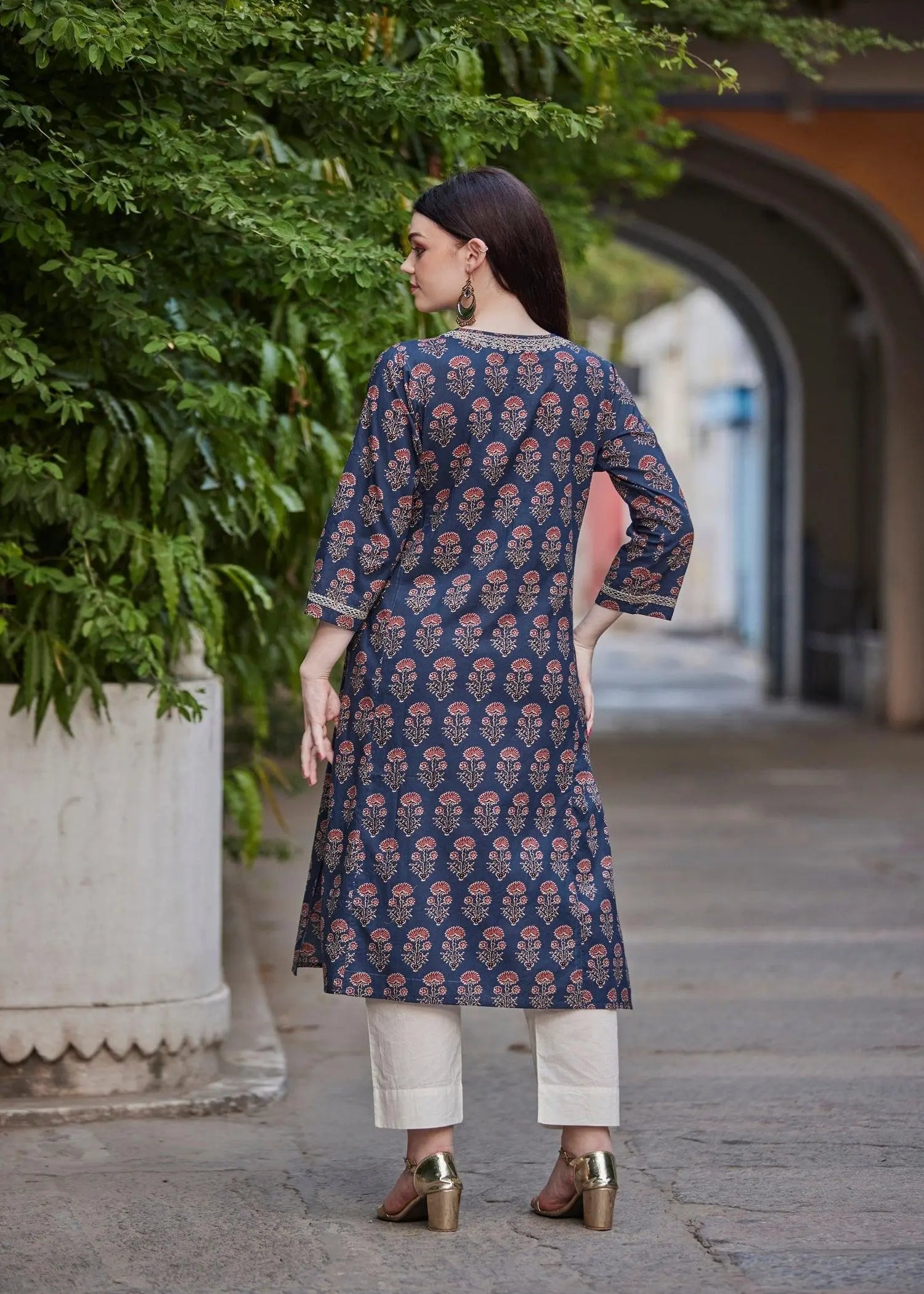 Chikenkari Indigo Blue Kurta